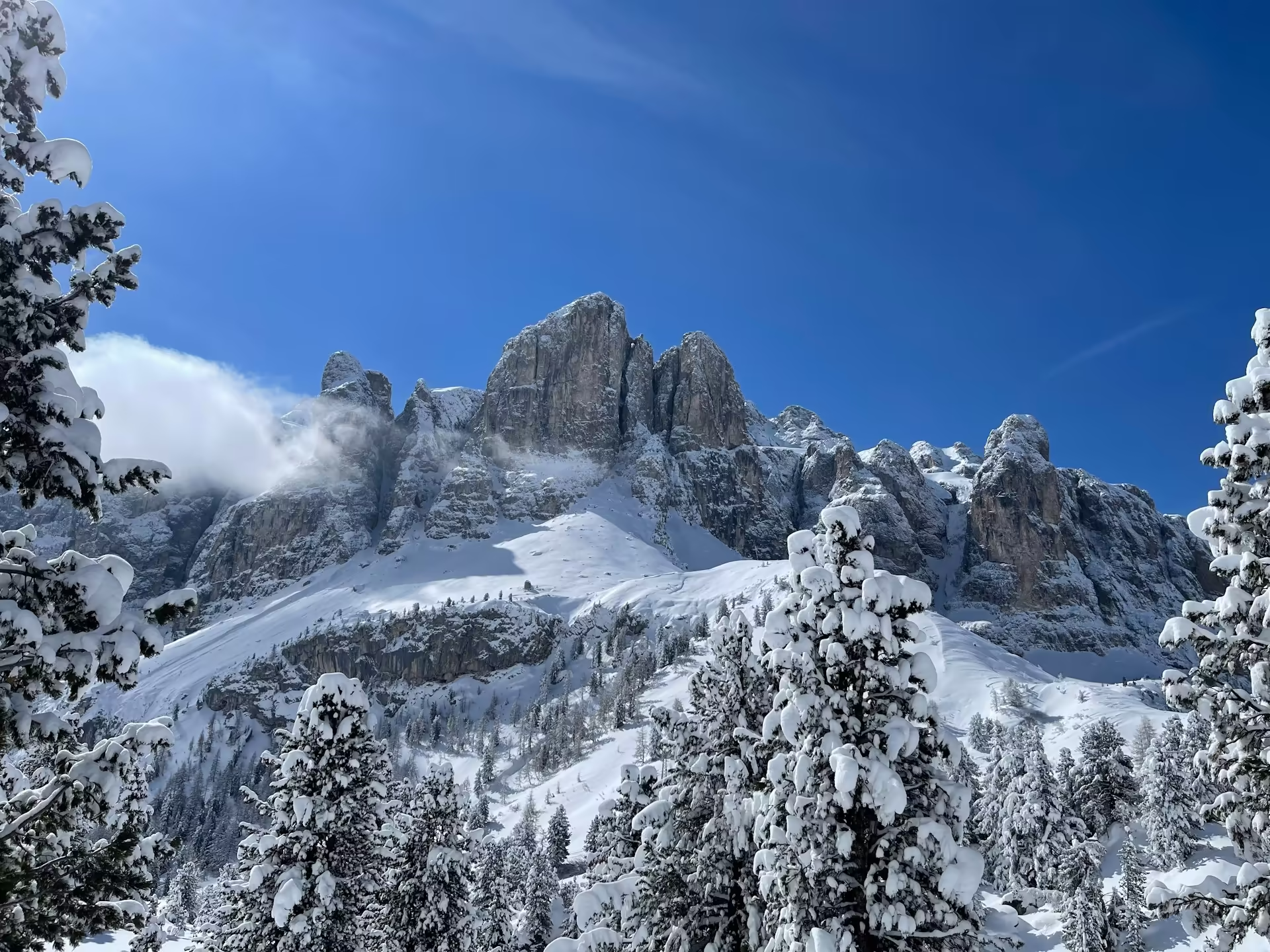 Kolfuschg, Dolomites - Panoramablick auf das Bergdorf